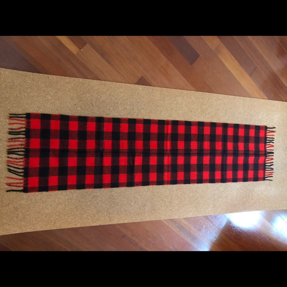 Vintage Wool Blend Unisex Scarf Black and Red - Picture 5 of 5